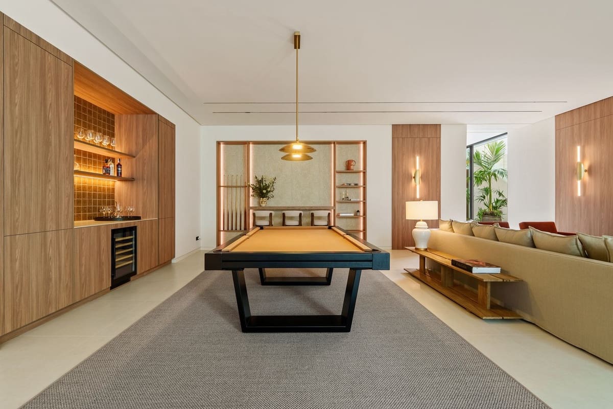 5 bedroom Villa for sale in Marbella with pool garage - € 5,995,000 (Ref: 9319900)