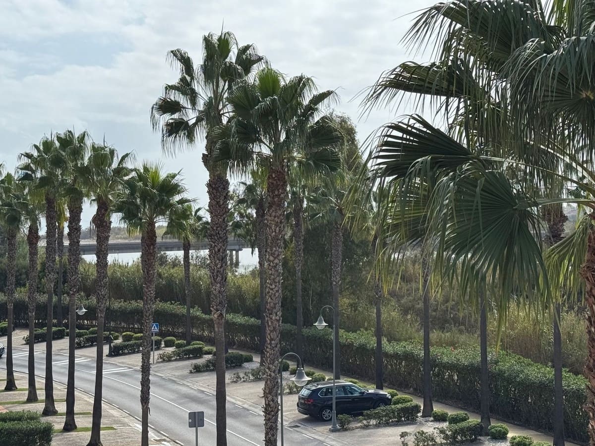 Apartamento de 3 habitaciones en Sotogrande en venta con piscina garaje - 520.000 € (Ref: 9328651)