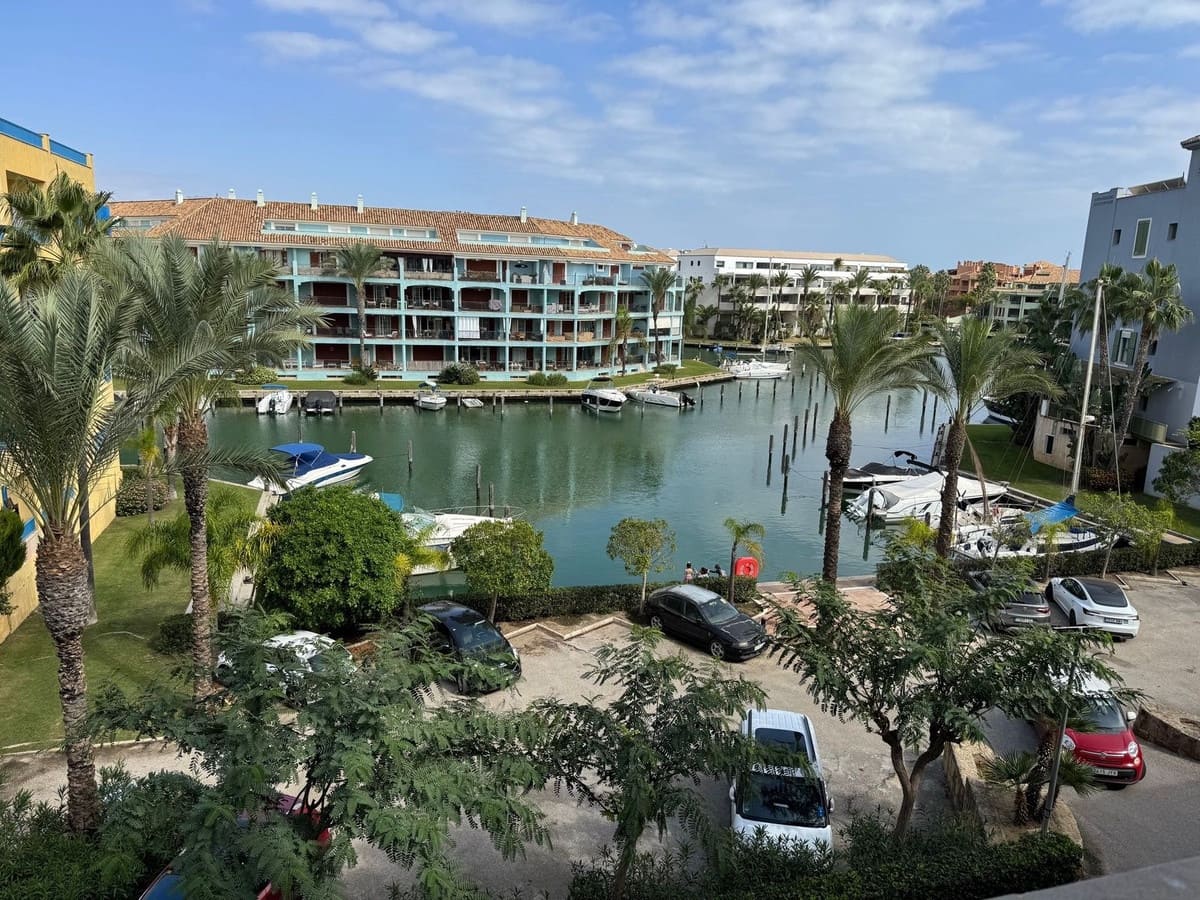 3 soverom Leilighet til salgs i Sotogrande med svømmebasseng garasje - € 520 000 (Ref: 9328651)