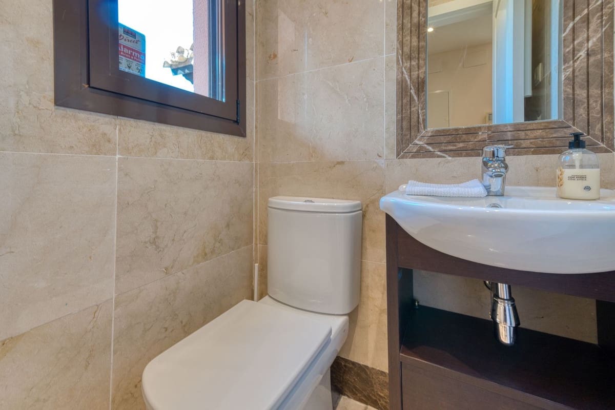 Casa de 3 habitaciones en Estepona en venta con piscina garaje - 479.000 € (Ref: 9337217)