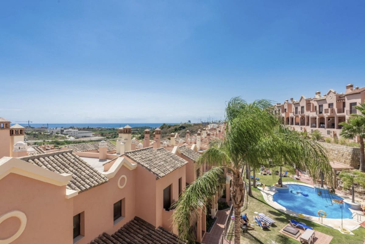 Casa de 3 habitaciones en Estepona en venta con piscina garaje - 479.000 € (Ref: 9337217)