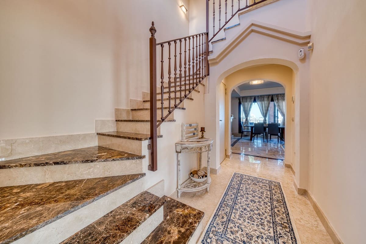 3 soverom Hus til salgs i Estepona med svømmebasseng garasje - € 479 000 (Ref: 9337217)