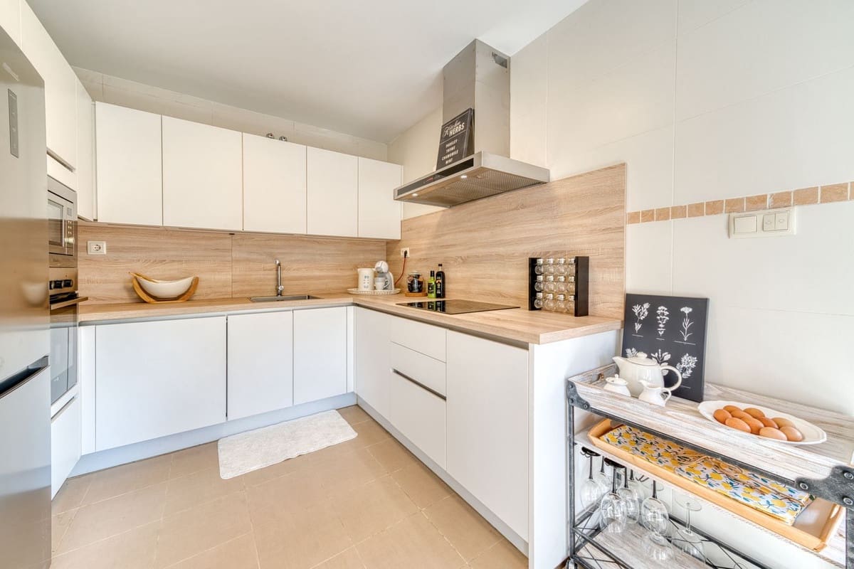 3 soverom Hus til salgs i Estepona med svømmebasseng garasje - € 479 000 (Ref: 9337217)
