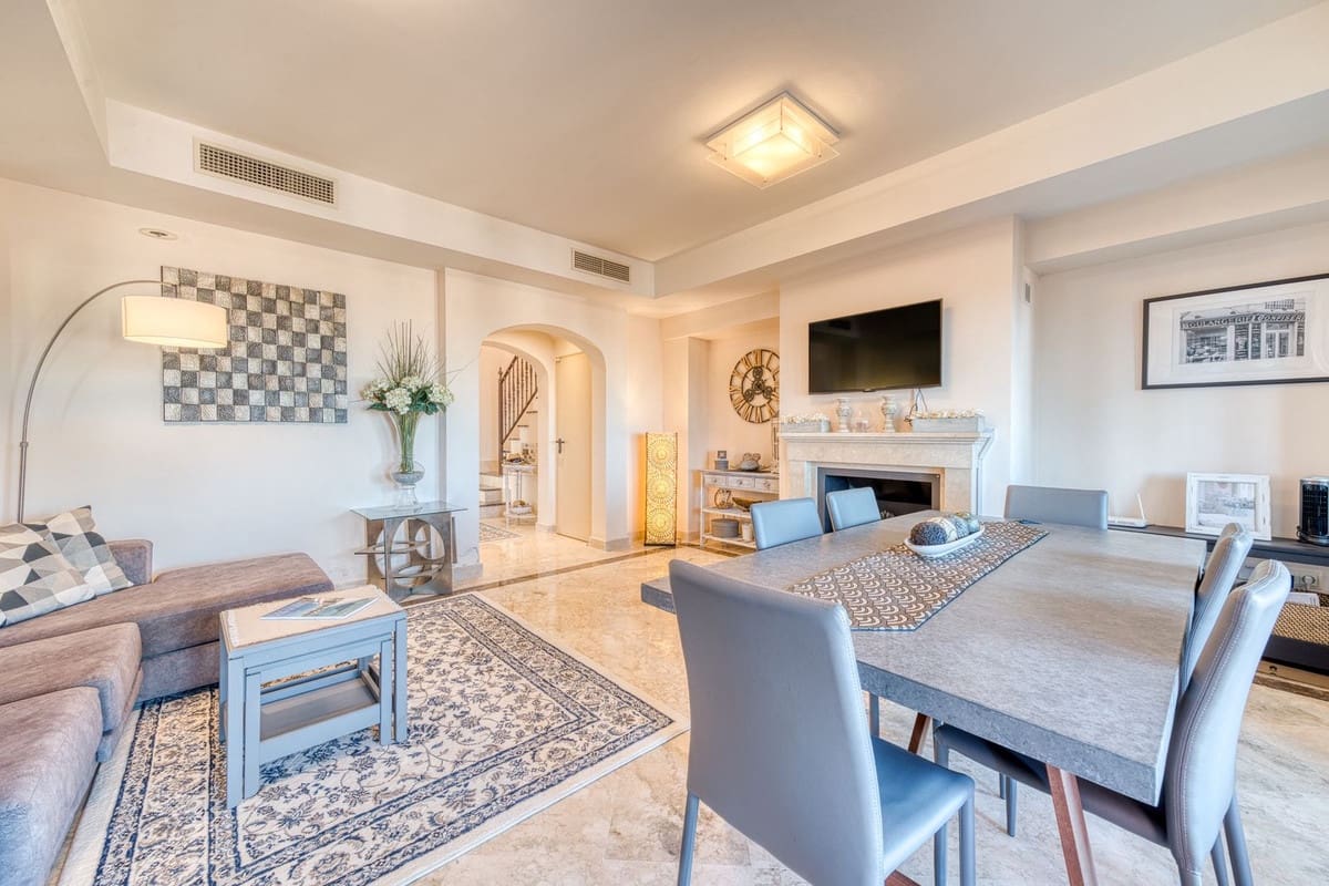 3 soverom Hus til salgs i Estepona med svømmebasseng garasje - € 479 000 (Ref: 9337217)