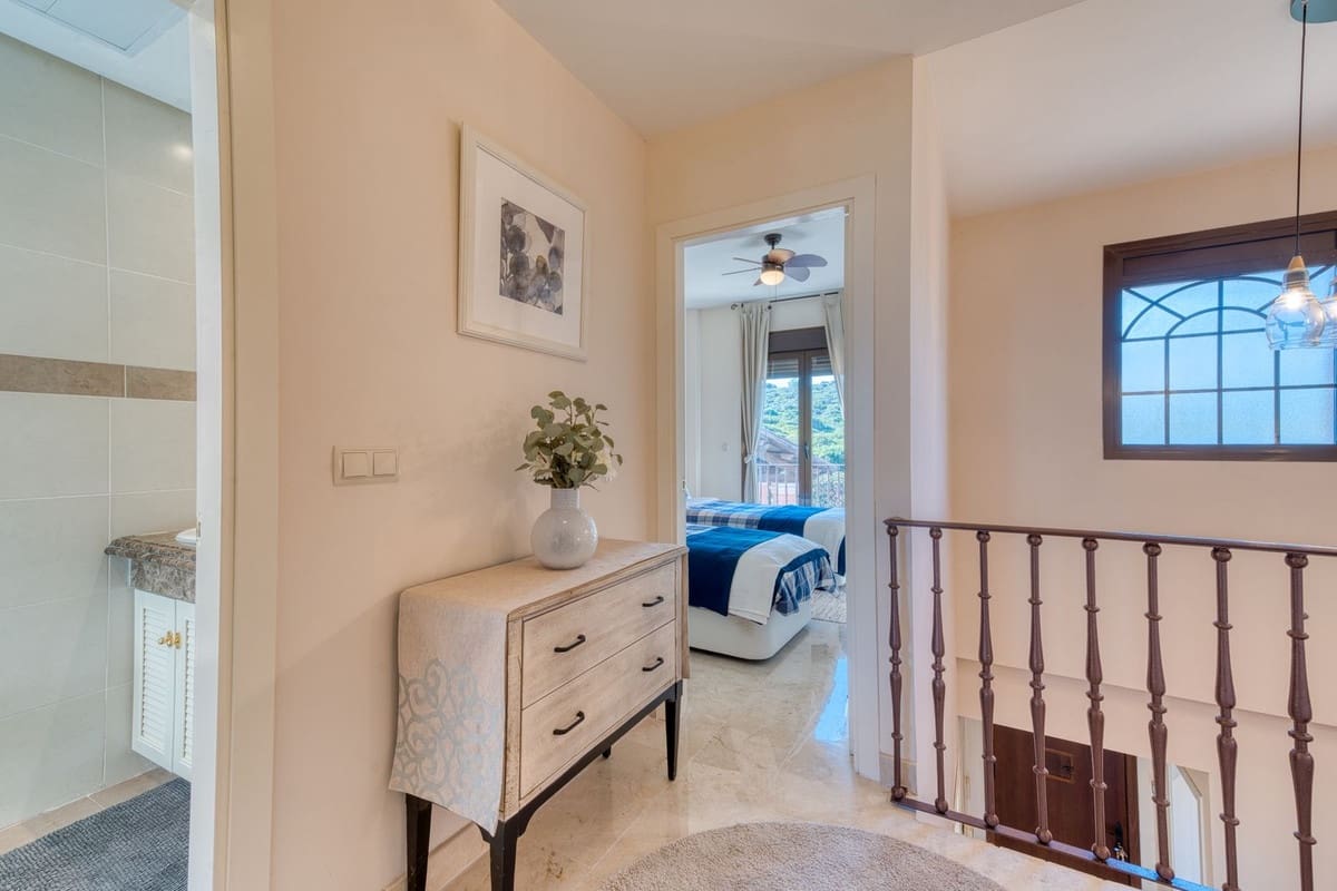 3 soverom Hus til salgs i Estepona med svømmebasseng garasje - € 479 000 (Ref: 9337217)