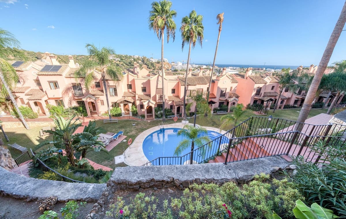 3 soverom Hus til salgs i Estepona med svømmebasseng garasje - € 479 000 (Ref: 9337217)