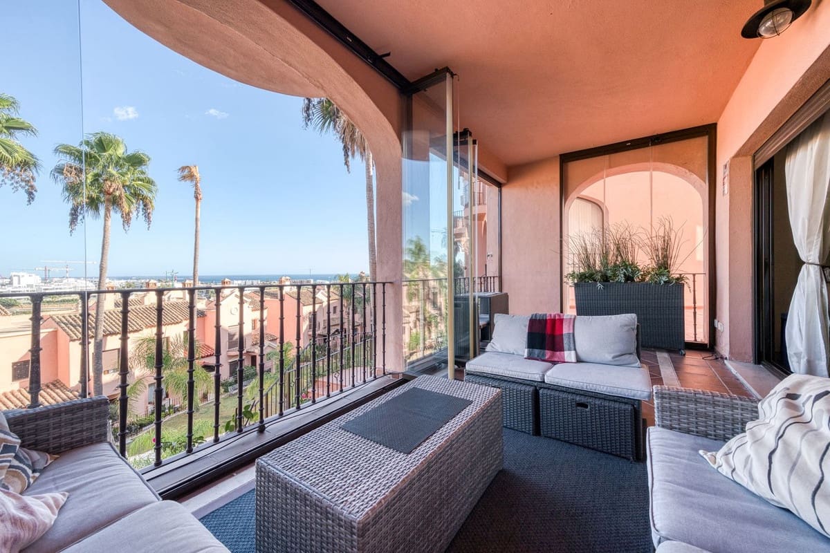 3 soverom Hus til salgs i Estepona med svømmebasseng garasje - € 479 000 (Ref: 9337217)