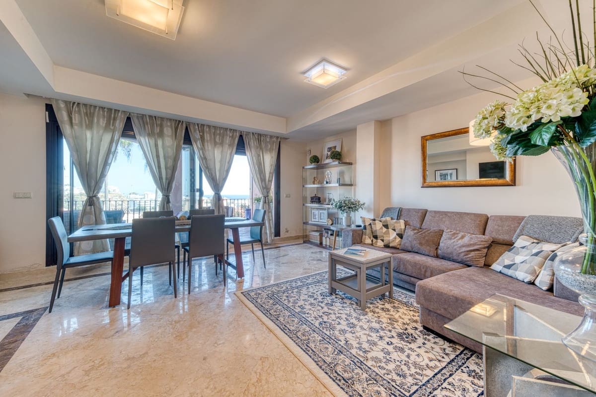 3 soverom Hus til salgs i Estepona med svømmebasseng garasje - € 479 000 (Ref: 9337217)