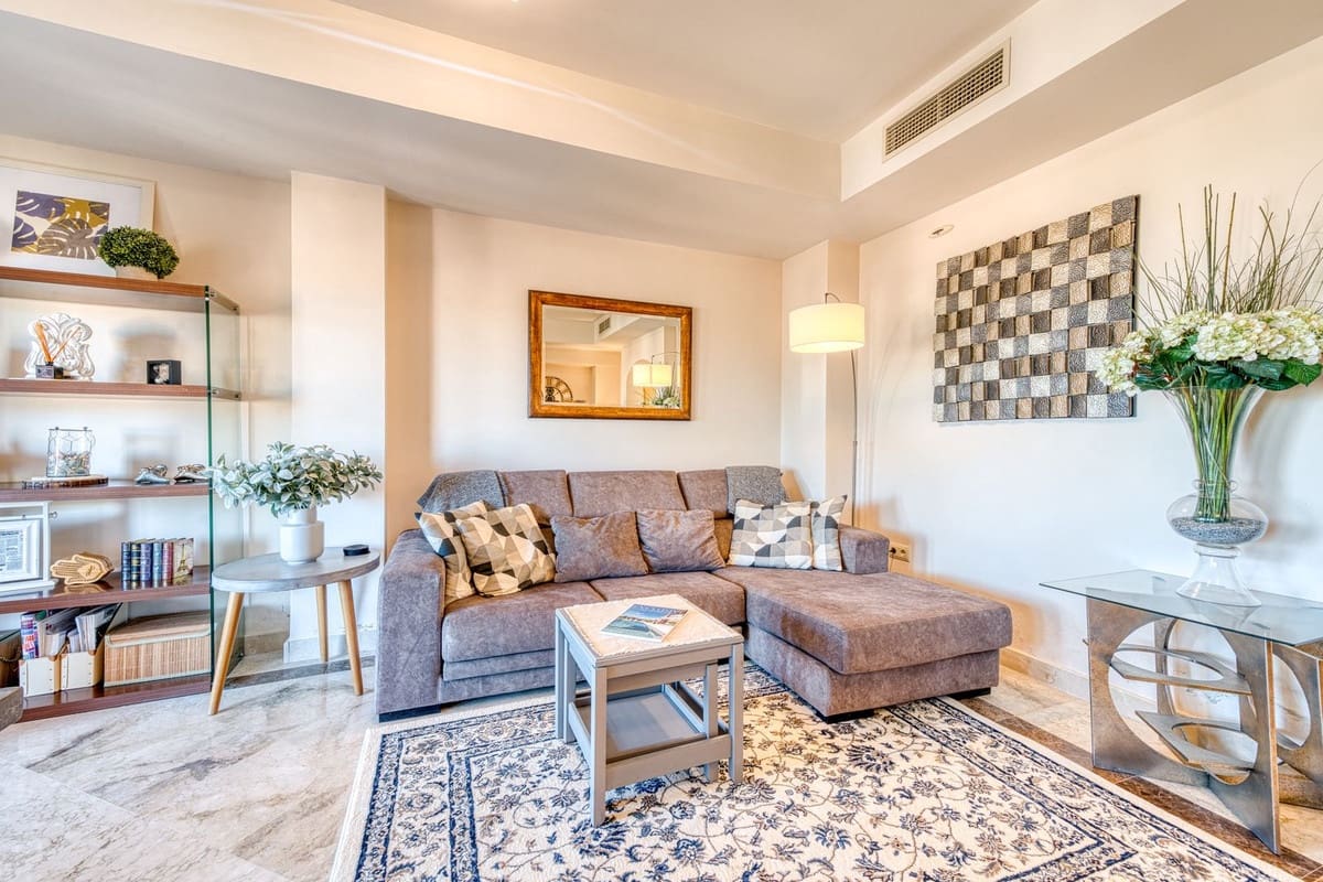 3 soverom Hus til salgs i Estepona med svømmebasseng garasje - € 479 000 (Ref: 9337217)