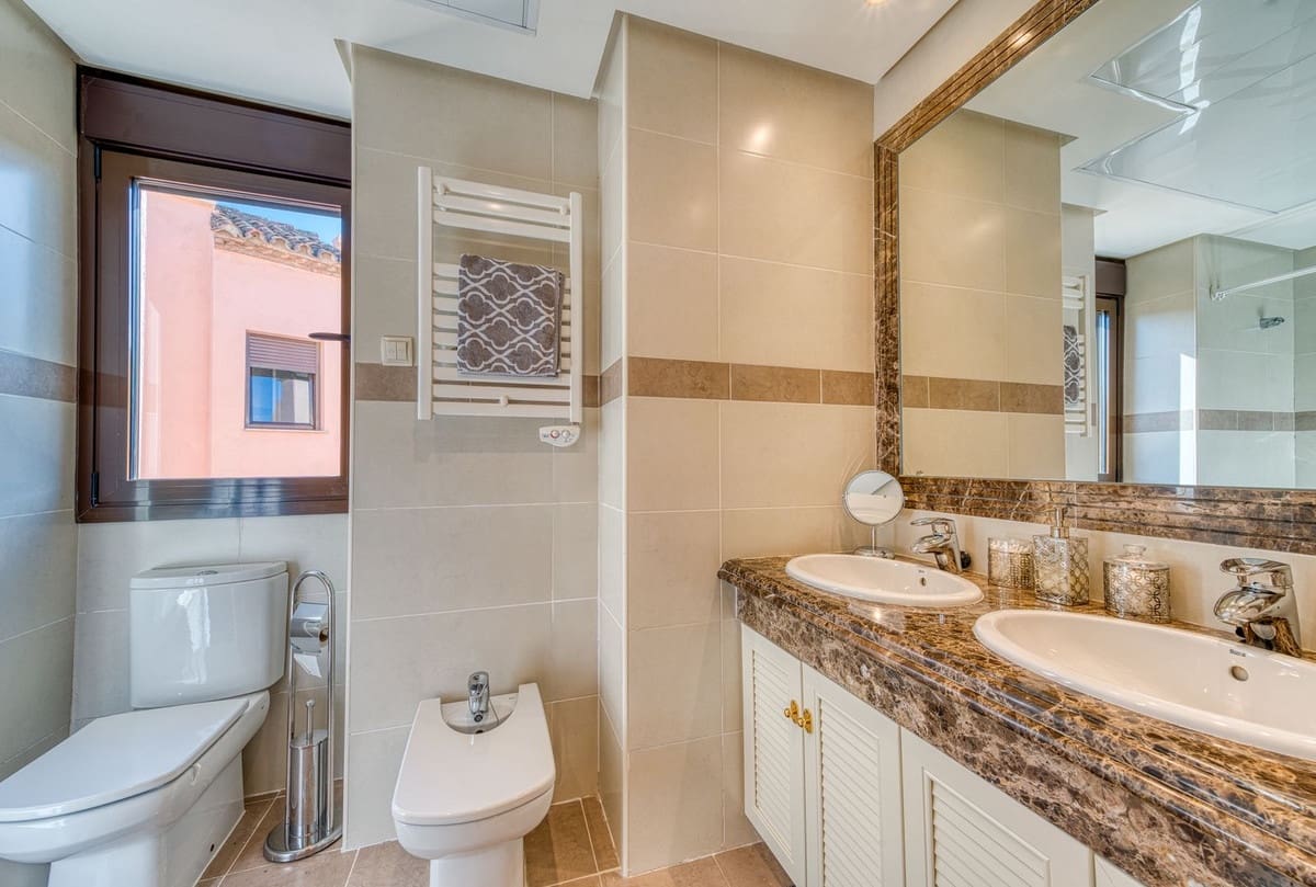 3 soverom Hus til salgs i Estepona med svømmebasseng garasje - € 479 000 (Ref: 9337217)