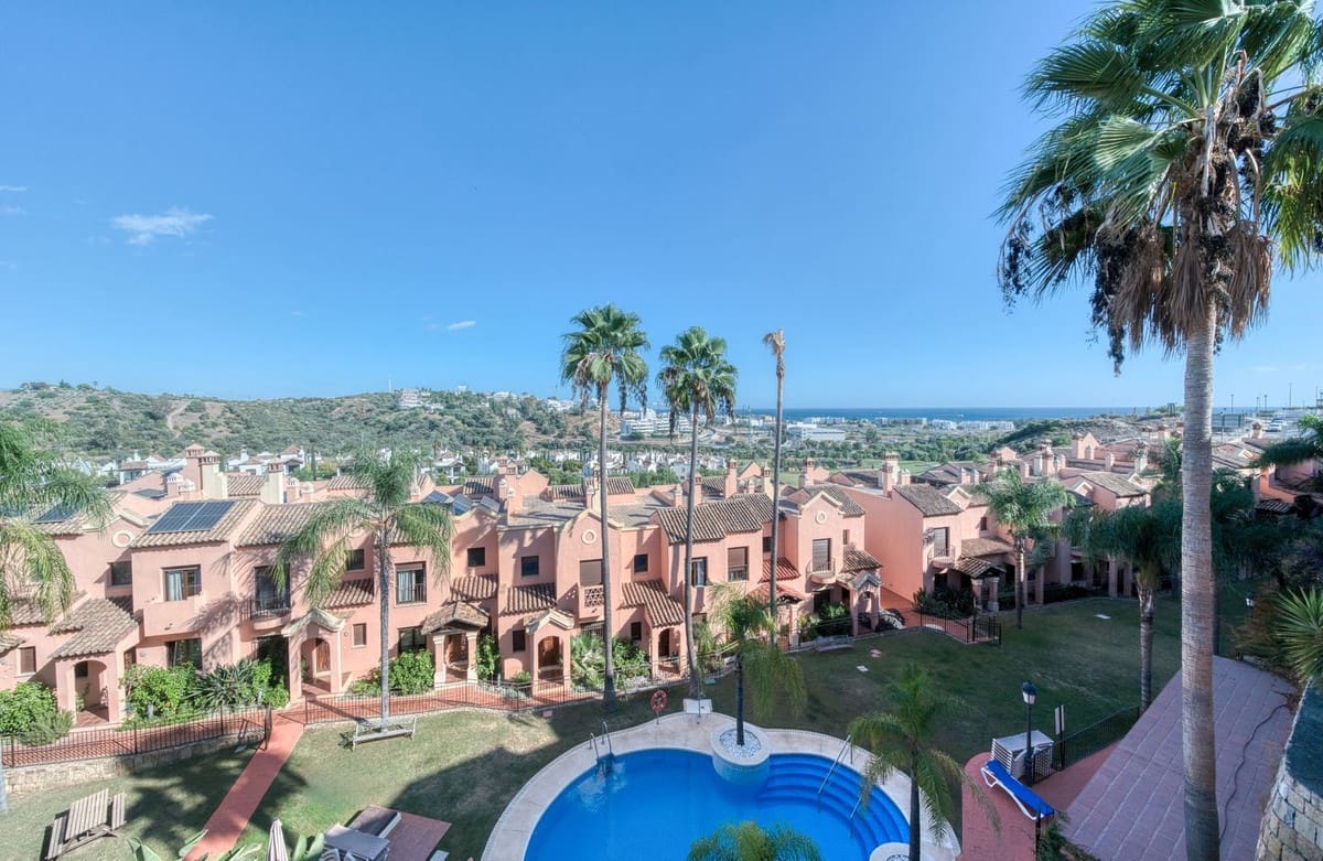 3 soverom Hus til salgs i Estepona med svømmebasseng garasje - € 479 000 (Ref: 9337217)