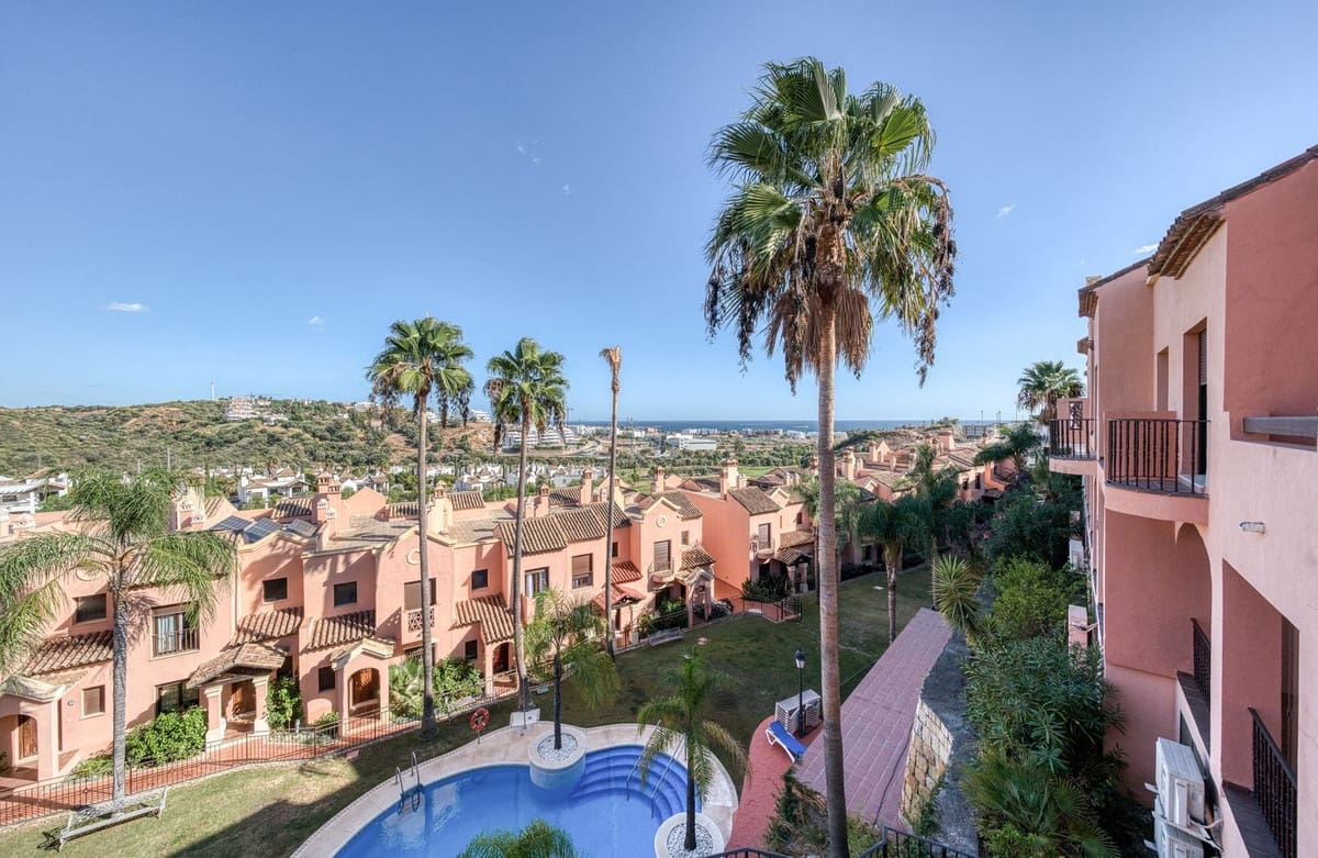 3 soverom Hus til salgs i Estepona med svømmebasseng garasje - € 479 000 (Ref: 9337217)