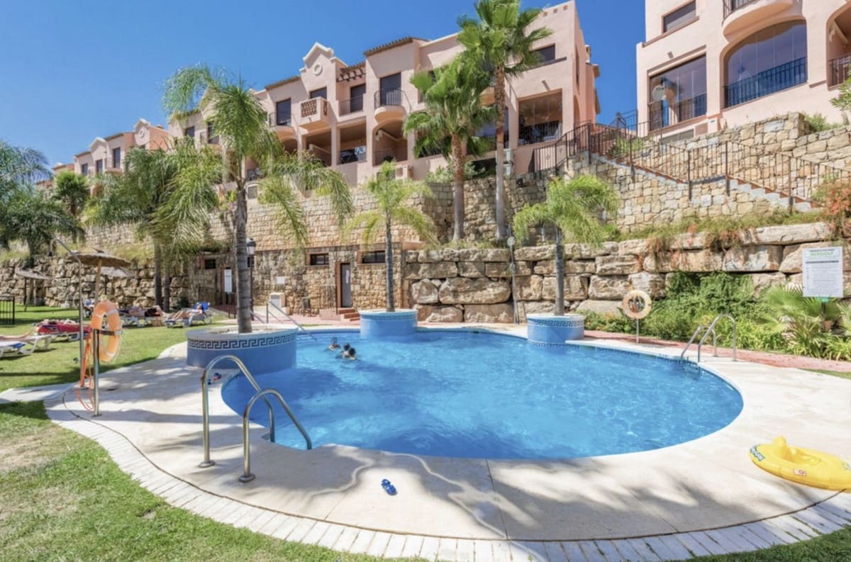 3 soverom Hus til salgs i Estepona med svømmebasseng garasje - € 479 000 (Ref: 9337217)