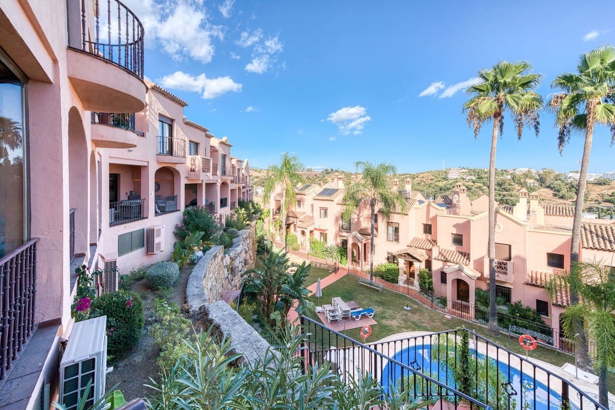 3 soverom Hus til salgs i Estepona med svømmebasseng garasje - € 479 000 (Ref: 9337217)