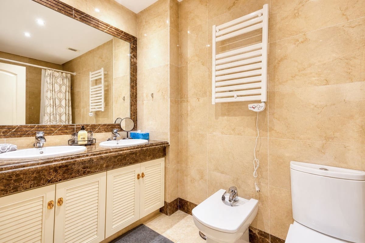3 slaapkamer Huis te koop in Estepona met zwembad garage - € 489.000 (Ref: 9337217)