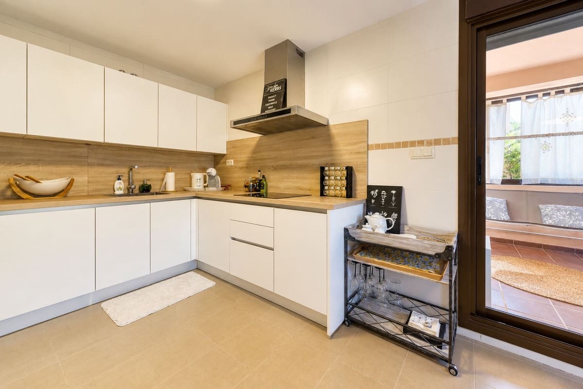 3 bedroom Townhouse for sale in Estepona with pool garage - € 489,000 (Ref: 9337217)