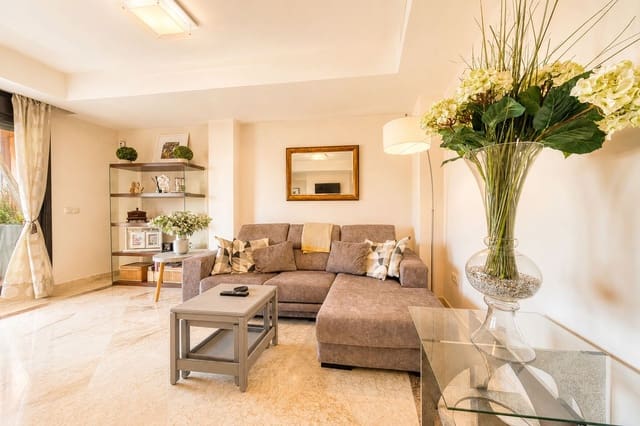 3 bedroom Townhouse for sale in Estepona with pool garage - € 489,000 (Ref: 9337217)