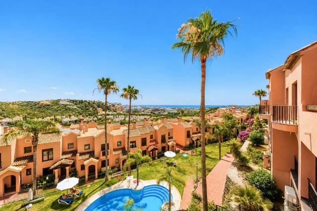 3 bedroom Townhouse for sale in Estepona with pool garage - € 489,000 (Ref: 9337217)