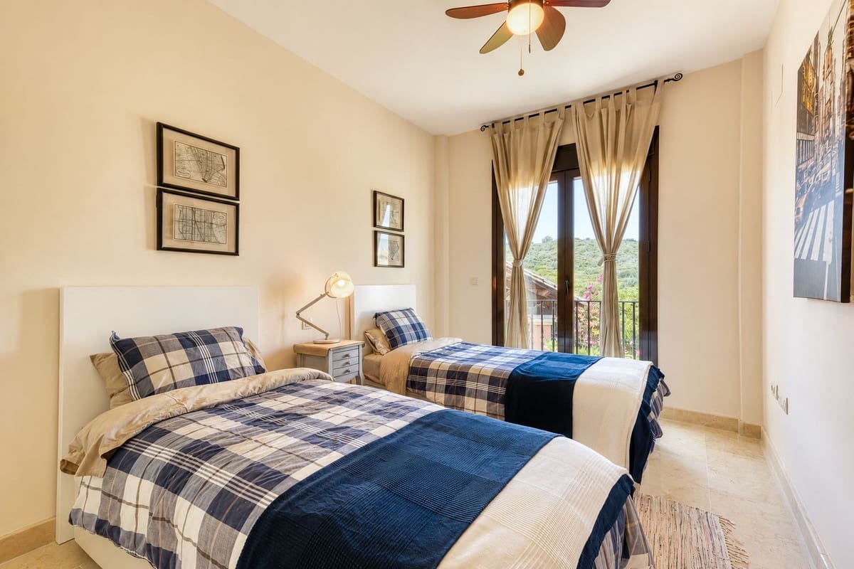 3 bedroom Townhouse for sale in Estepona with pool garage - € 489,000 (Ref: 9337217)