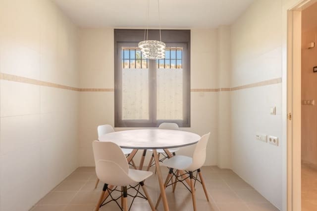 Casa de 3 habitaciones en Estepona en venta con piscina garaje - 495.000 € (Ref: 9338752)