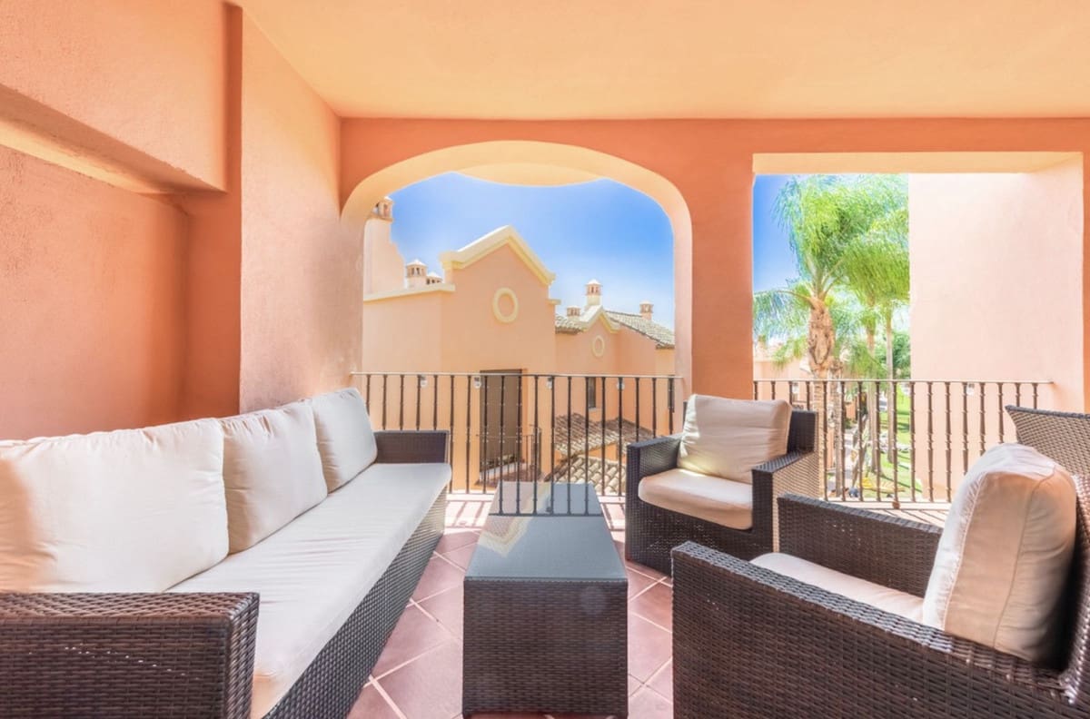 3 bedroom Townhouse for sale in Estepona with pool garage - € 495,000 (Ref: 9338752)