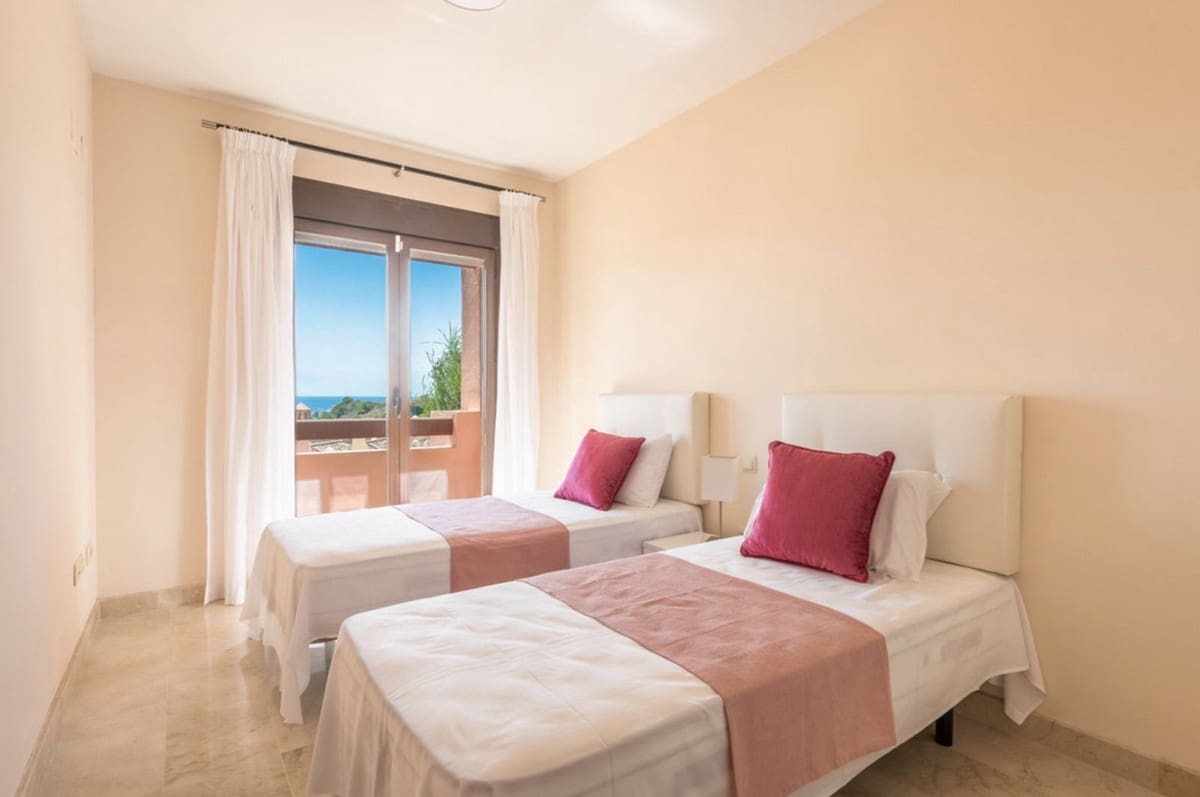 3 bedroom Townhouse for sale in Estepona with pool garage - € 495,000 (Ref: 9338752)