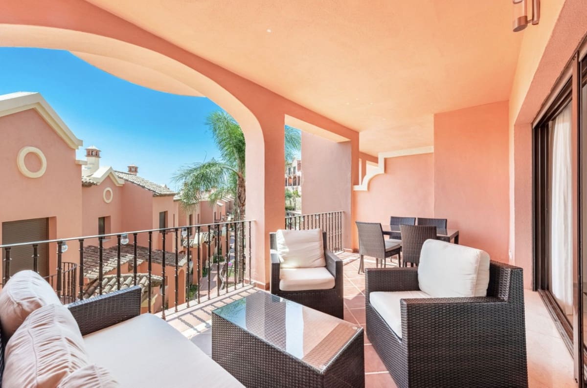 3 bedroom Townhouse for sale in Estepona with pool garage - € 495,000 (Ref: 9338752)