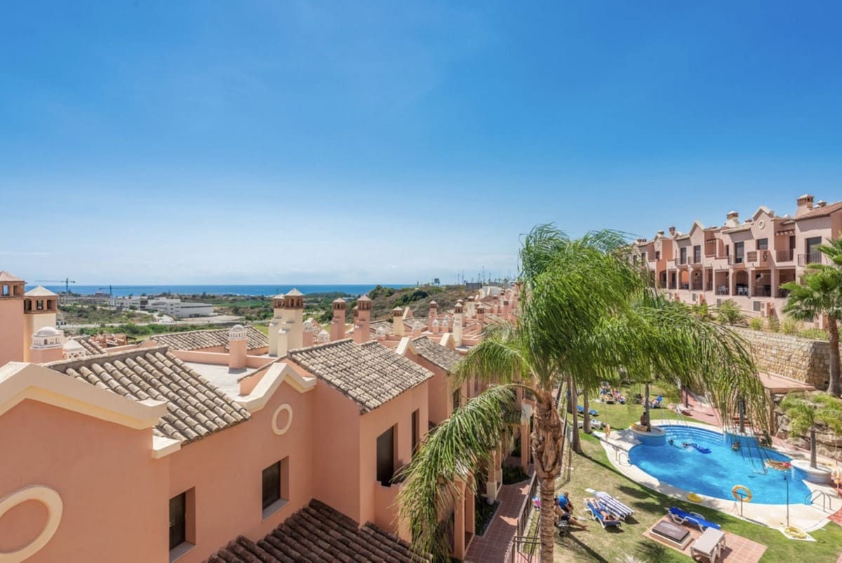 3 bedroom Townhouse for sale in Estepona with pool garage - € 495,000 (Ref: 9338752)