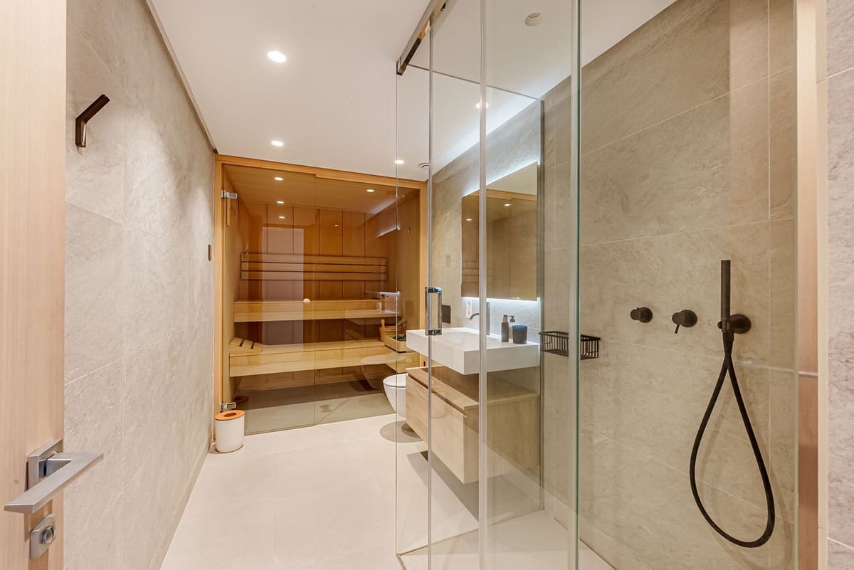 4 soveværelse Villa til salg i Nueva Andalucia med swimmingpool garage - € 3.900.000 (Ref: 9344003)