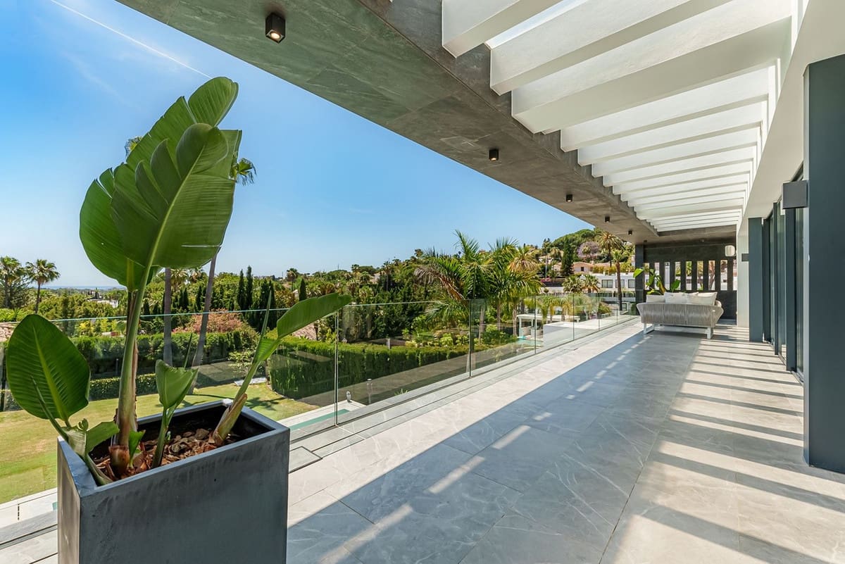 4 soveværelse Villa til salg i Nueva Andalucia med swimmingpool garage - € 3.900.000 (Ref: 9344003)