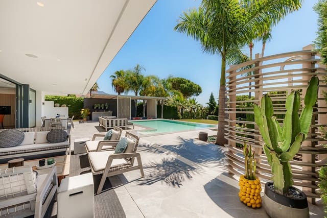 4 Zimmer Villa zu verkaufen in Nueva Andalucia, Marbella mit Pool Garage - 3.900.000 € (Ref: 9344003)