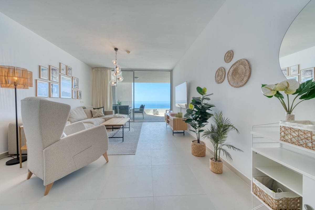 2 bedroom Apartment for sale in Benalmadena with pool garage - € 599,000 (Ref: 9344004)