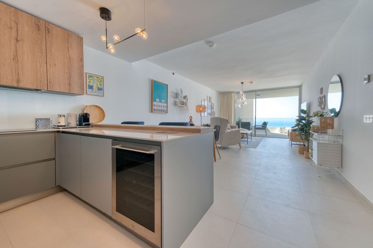 2 bedroom Apartment for sale in Benalmadena with pool garage - € 599,000 (Ref: 9344004)