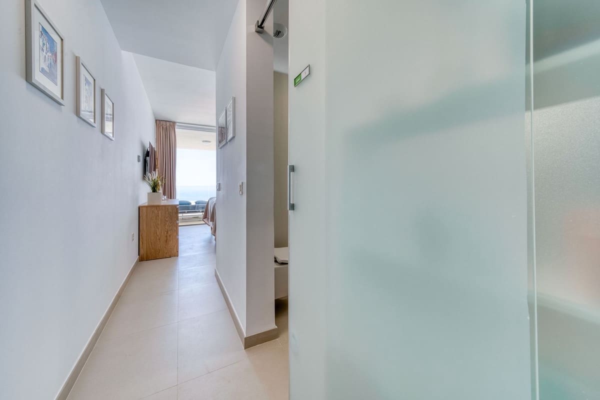 2 bedroom Apartment for sale in Benalmadena with pool garage - € 599,000 (Ref: 9344004)