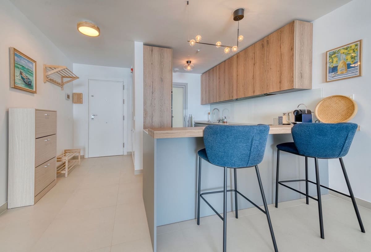 2 bedroom Apartment for sale in Benalmadena with pool garage - € 599,000 (Ref: 9344004)