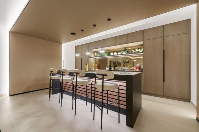 6 soverom Villa til salgs i Marbella med svømmebasseng garasje - € 5 900 000 (Ref: 9344005)