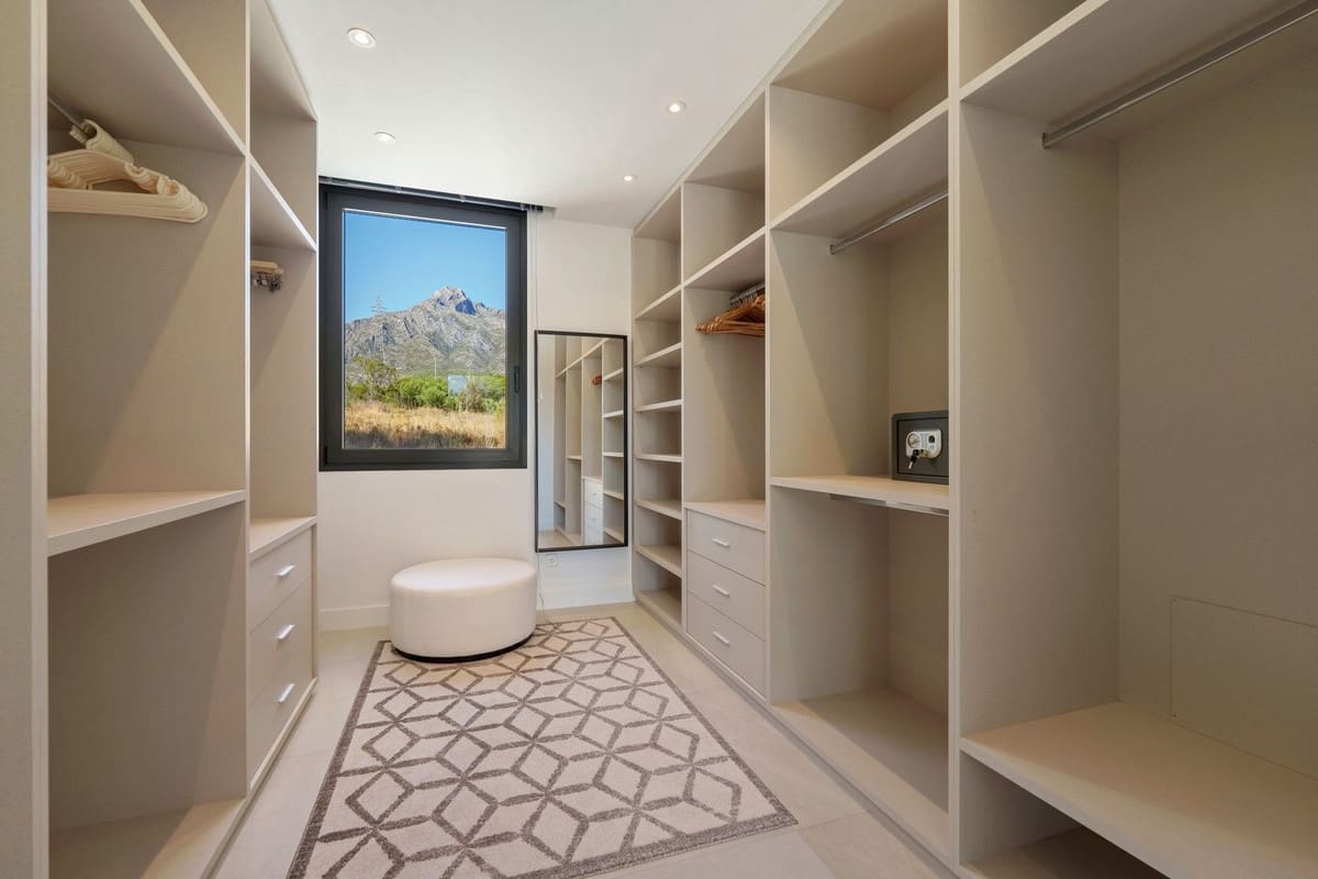 6 soverom Villa til salgs i Marbella med svømmebasseng garasje - € 5 900 000 (Ref: 9344005)