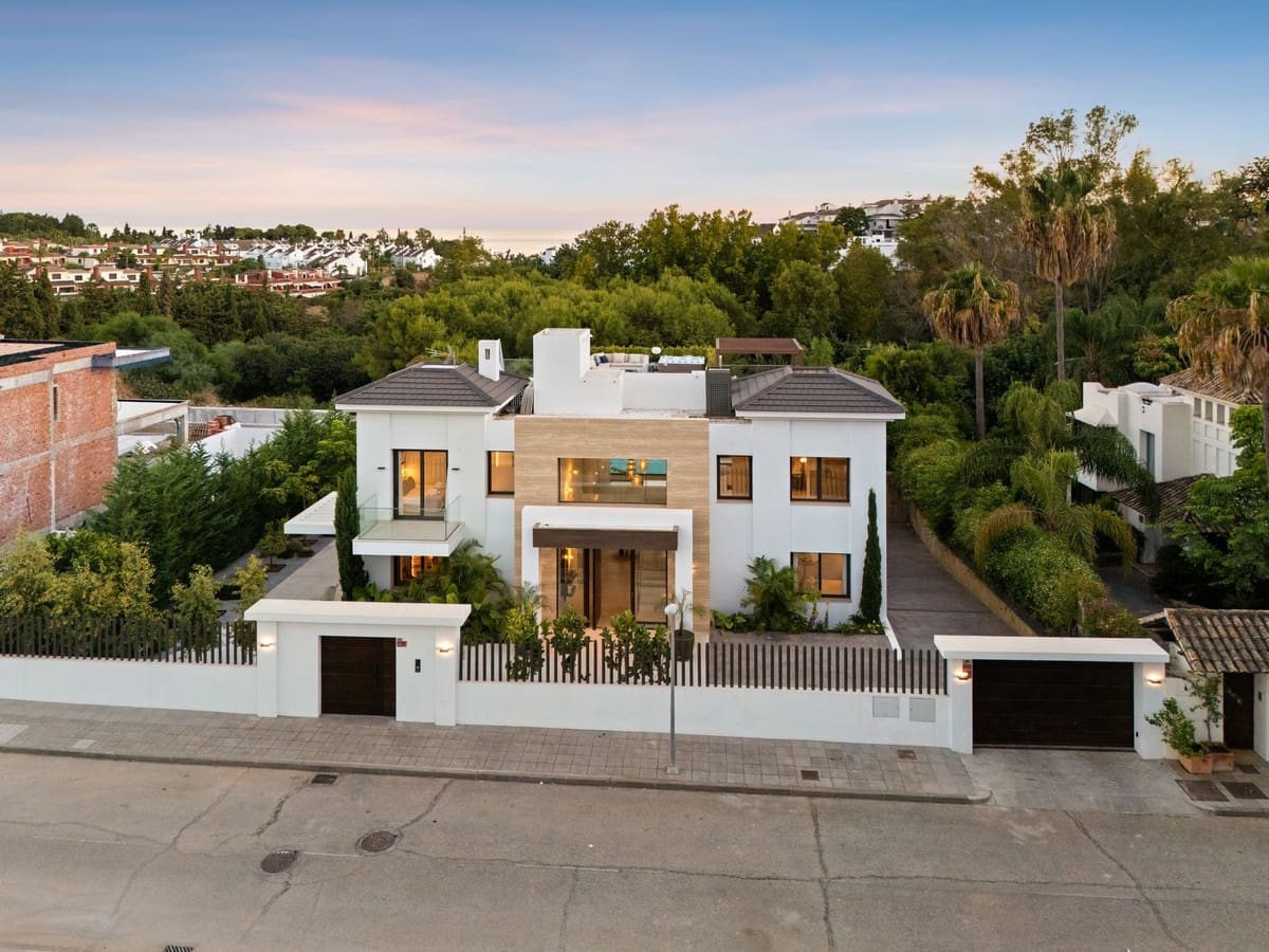 6 soverom Villa til salgs i Marbella med svømmebasseng garasje - € 5 900 000 (Ref: 9344005)