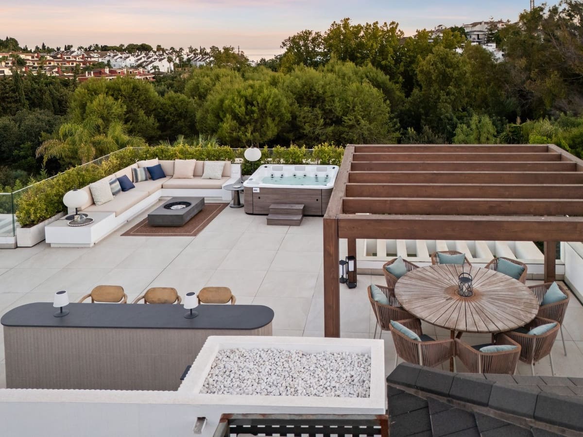 6 soverom Villa til salgs i Marbella med svømmebasseng garasje - € 5 900 000 (Ref: 9344005)