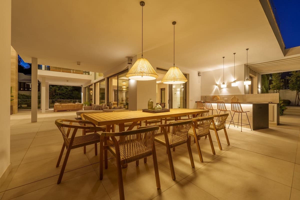 6 soverom Villa til salgs i Marbella med svømmebasseng garasje - € 5 900 000 (Ref: 9344005)
