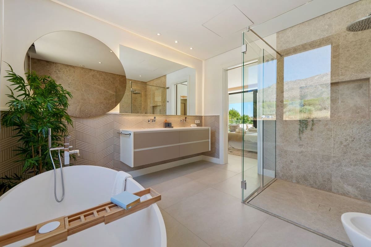 6 soverom Villa til salgs i Marbella med svømmebasseng garasje - € 5 900 000 (Ref: 9344005)