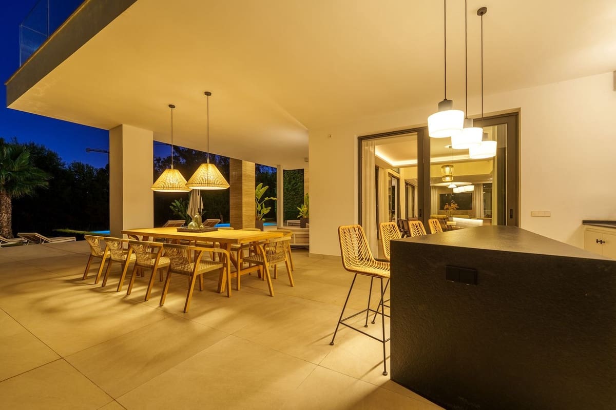 6 soverom Villa til salgs i Marbella med svømmebasseng garasje - € 5 900 000 (Ref: 9344005)