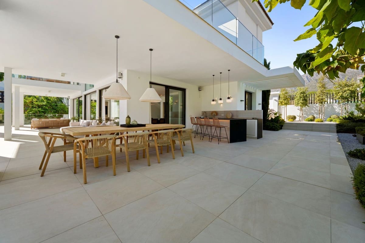 6 soverom Villa til salgs i Marbella med svømmebasseng garasje - € 5 900 000 (Ref: 9344005)