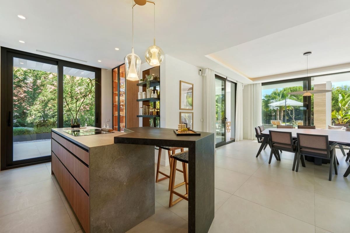 6 soverom Villa til salgs i Marbella med svømmebasseng garasje - € 5 900 000 (Ref: 9344005)