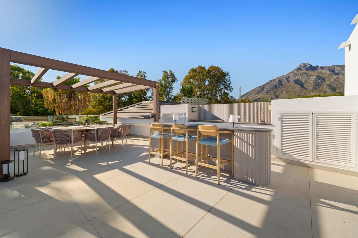 6 soverom Villa til salgs i Marbella med svømmebasseng garasje - € 5 900 000 (Ref: 9344005)