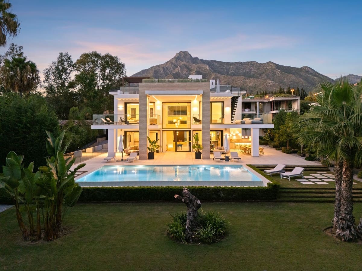 6 soverom Villa til salgs i Marbella med svømmebasseng garasje - € 5 900 000 (Ref: 9344005)