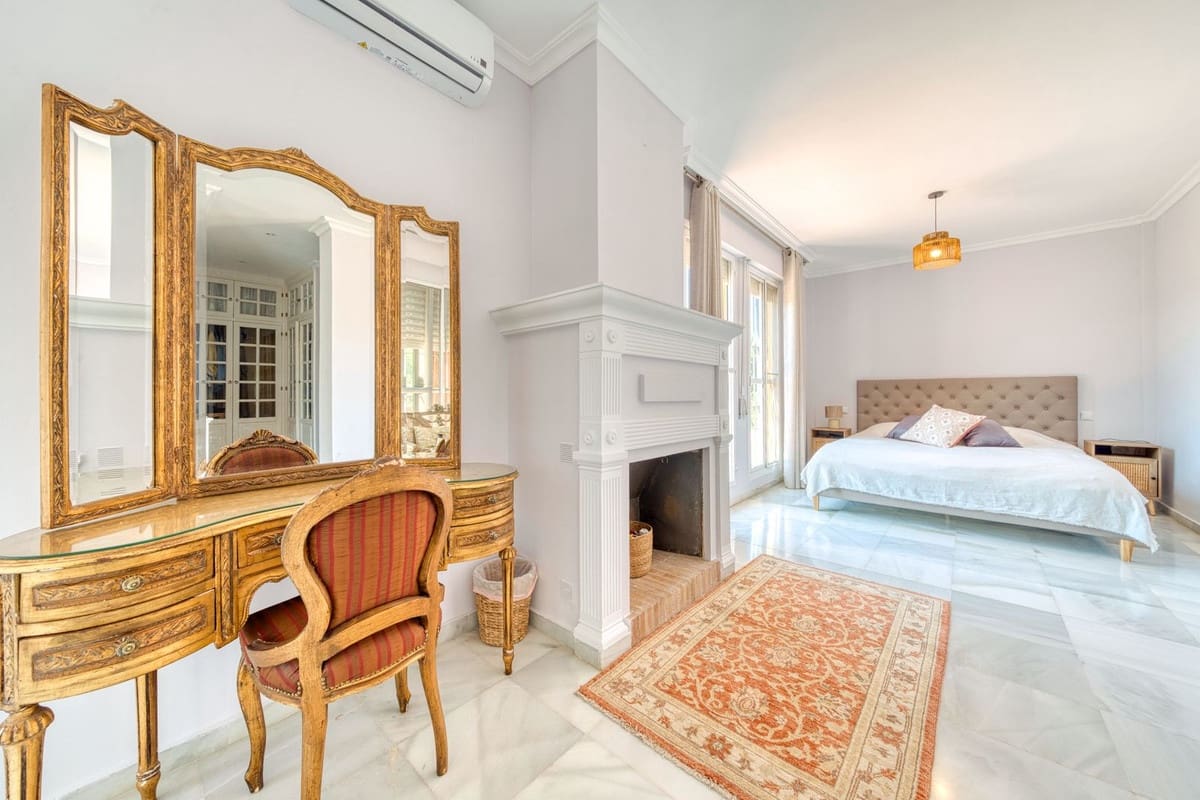 6 bedroom Villa for sale in Nueva Andalucia with pool garage - € 2,795,000 (Ref: 9345755)