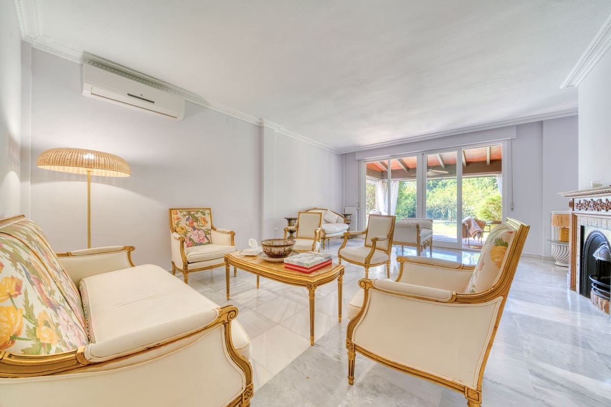 6 bedroom Villa for sale in Nueva Andalucia with pool garage - € 2,795,000 (Ref: 9345755)
