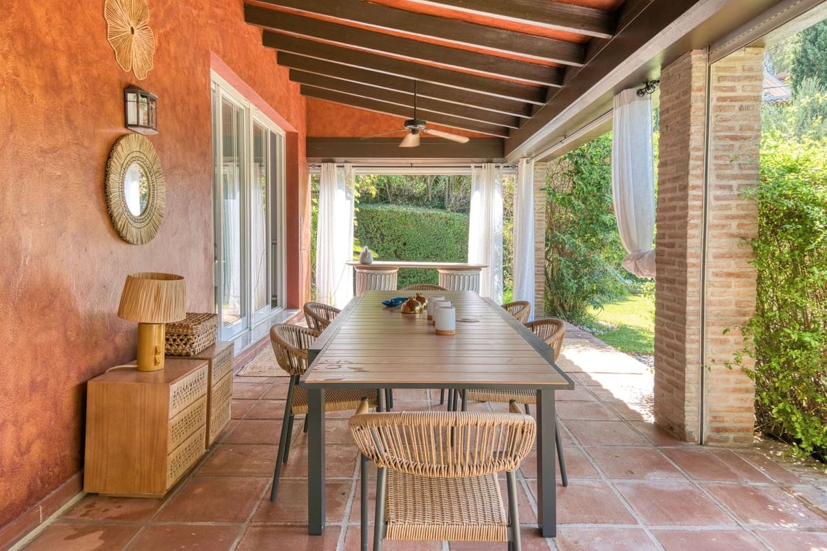 6 bedroom Villa for sale in Nueva Andalucia with pool garage - € 2,795,000 (Ref: 9345755)