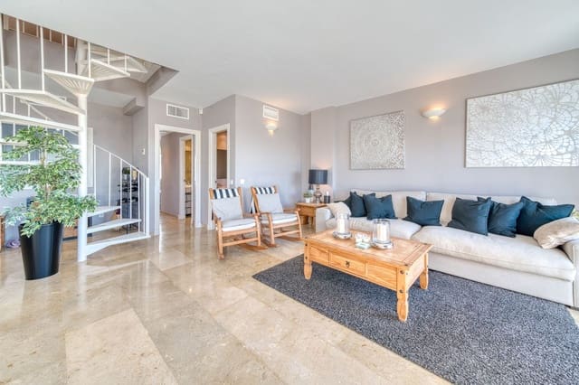 4 bedroom Apartment for sale in La Duquesa / Puerto de la Duquesa, Manilva with pool garage - € 379,995 (Ref: 9352851)